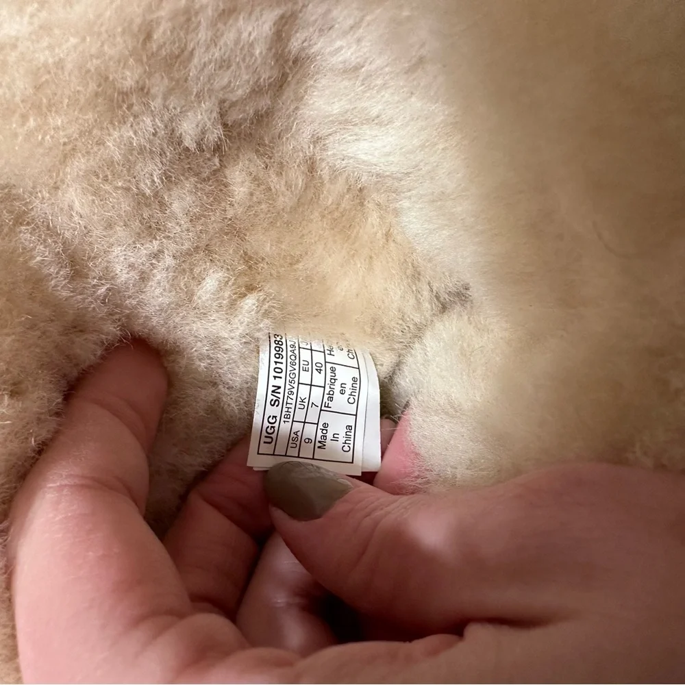 Ugg Daelynn Chestnut Leather Bailey Bow Short Boots - Picture 4 of 9